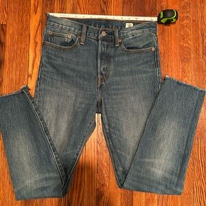 Levi’s Wedgie Premium Jeans Denim Light Medium Wash Straight 27 Ankle